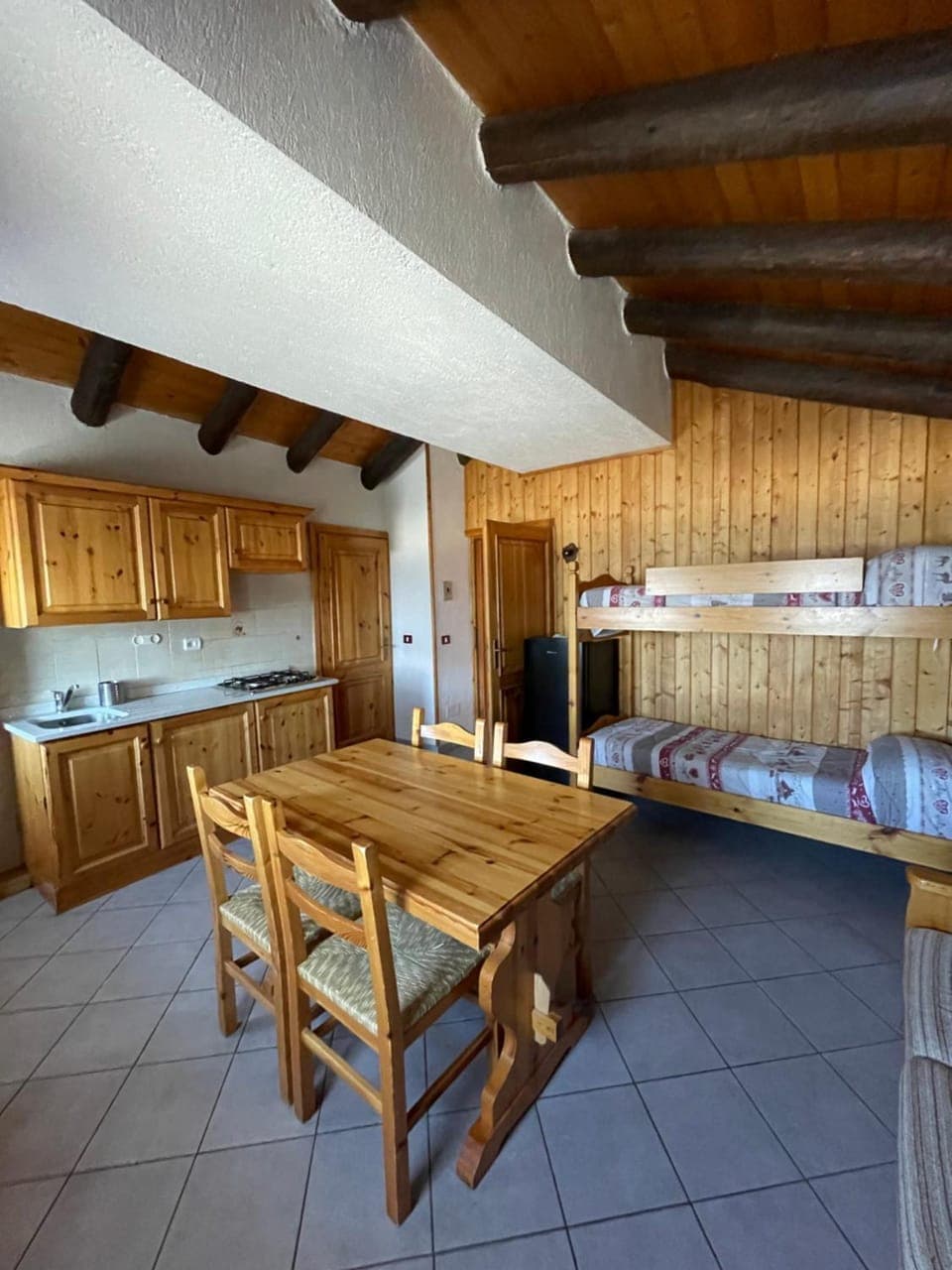Bed, Kitchen or kitchenette, Photo of the whole room, Dining area