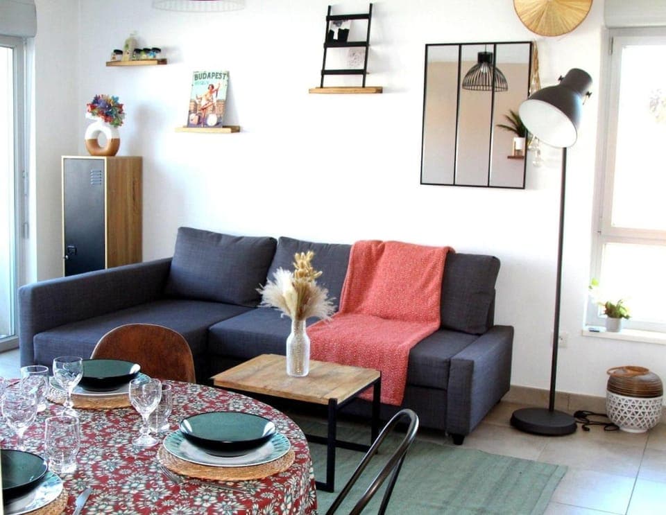 Living room, Dining area