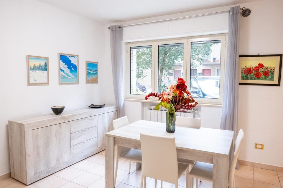 Living room, Dining area