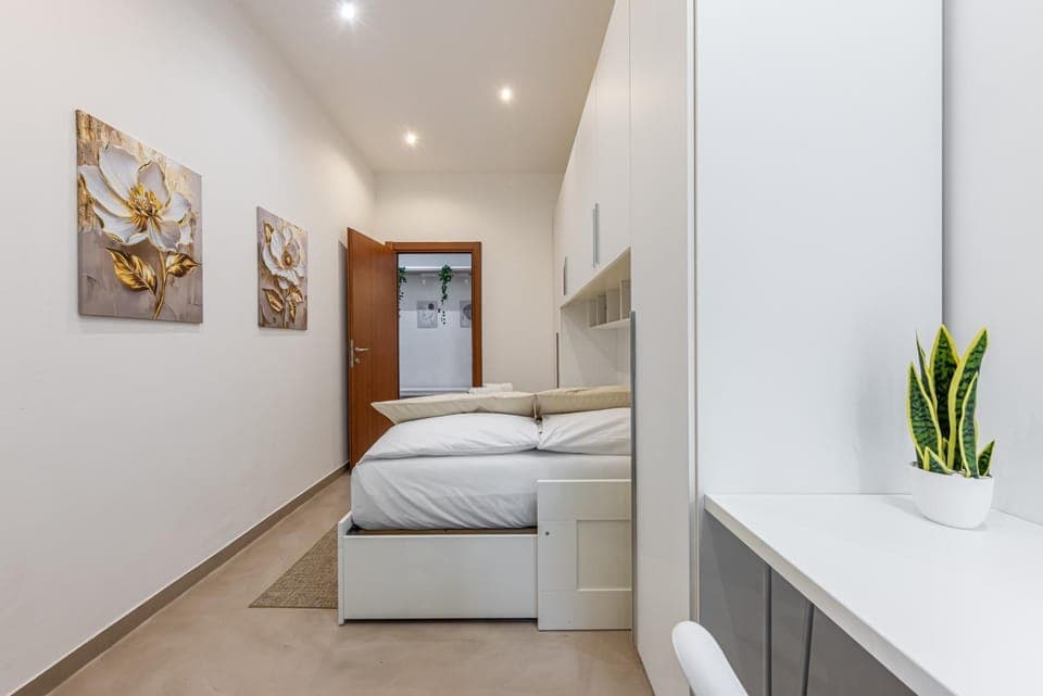 Bed, Photo of the whole room, Bedroom, air conditioner