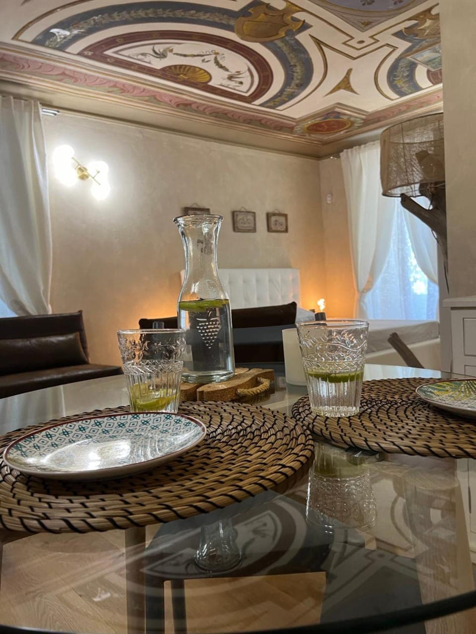 Seating area, Dining area