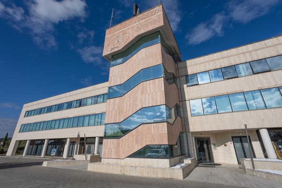 Property building, Day