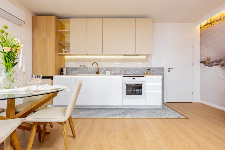 Kitchen or kitchenette