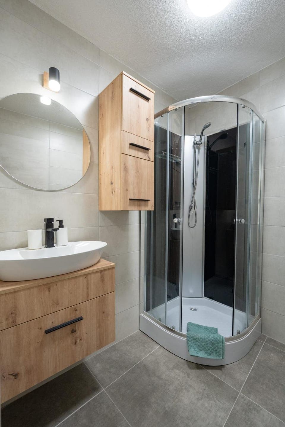 Shower, Bathroom, towels