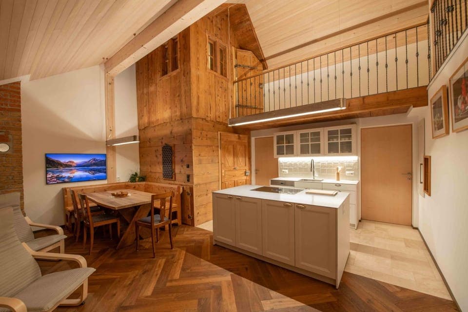 TV and multimedia, Kitchen or kitchenette, Living room, Dining area