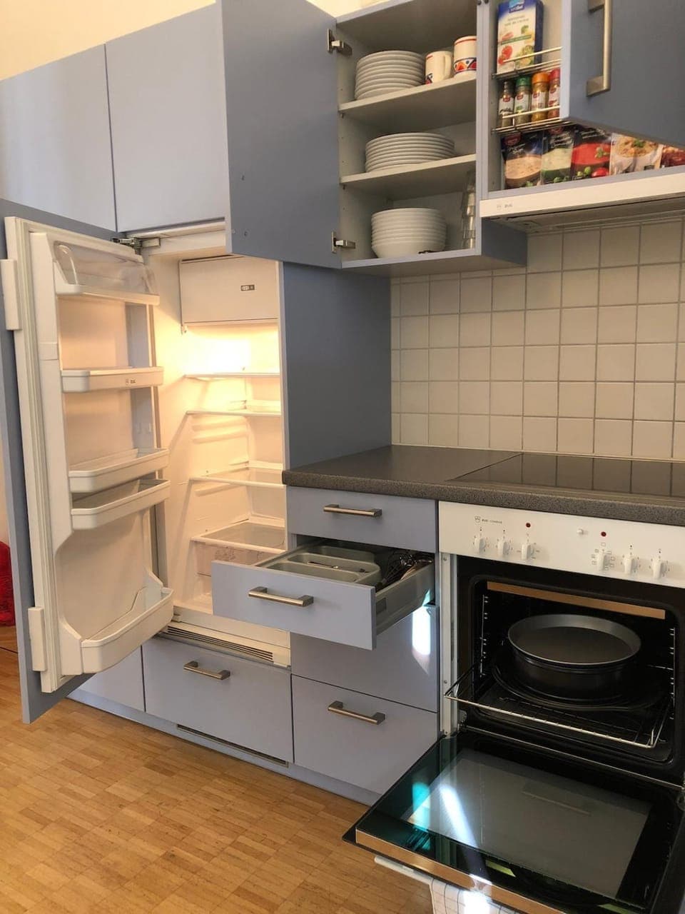 Kitchen or kitchenette, oven