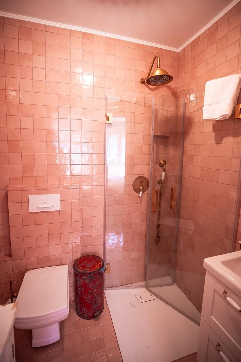 Shower, Bathroom, towels