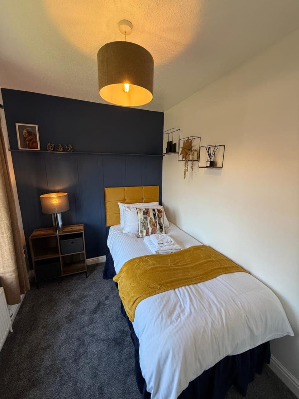 Bed, Photo of the whole room, Bedroom