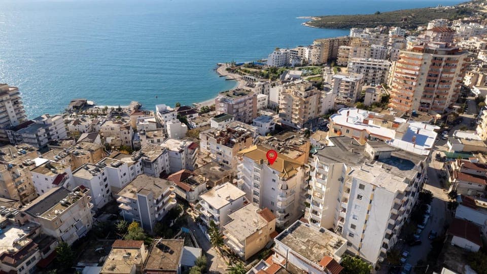Property building, Nearby landmark, Day, Neighbourhood, Natural landscape, Bird's eye view, City view, Sea view, Street view, Location