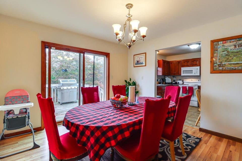 Less Than 1 Mi to Lake Family Home in Albrightsville! House in Tunkhannock Township