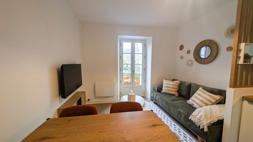 Communal lounge/ TV room, TV and multimedia, Living room, Evening entertainment