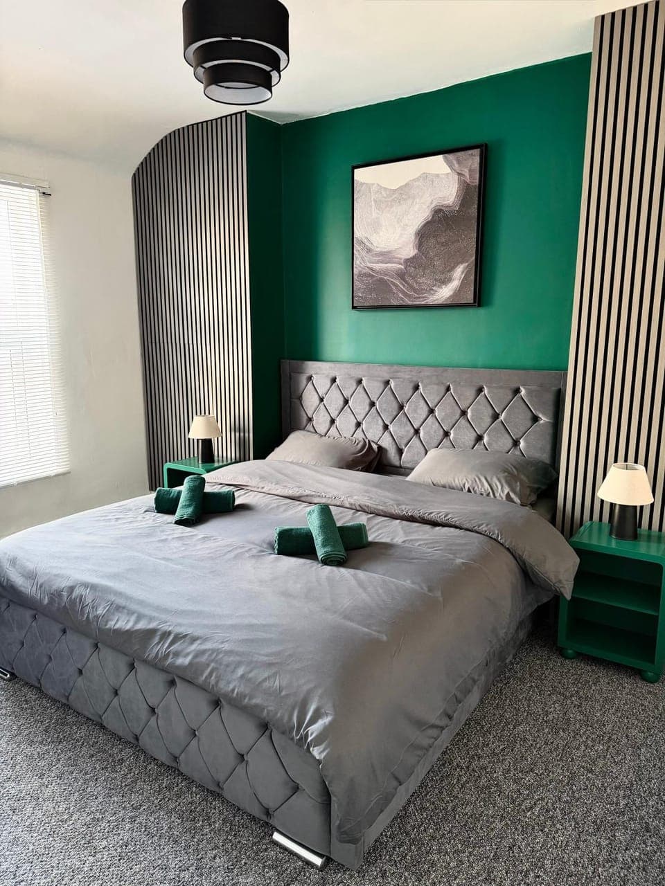 Bed, Bedroom, towels