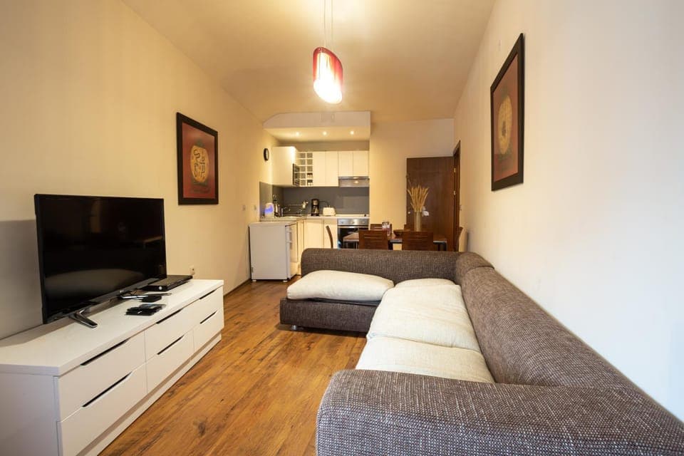 Communal lounge/ TV room, TV and multimedia, Kitchen or kitchenette, Seating area