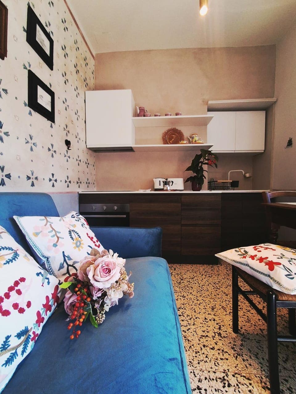 Kitchen or kitchenette, Living room, Seating area, Dining area, minibar, pet friendly, stove