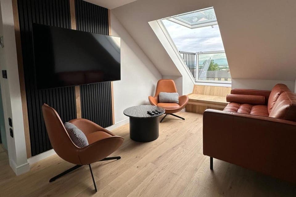 TV and multimedia, Balcony/Terrace, Living room, Seating area