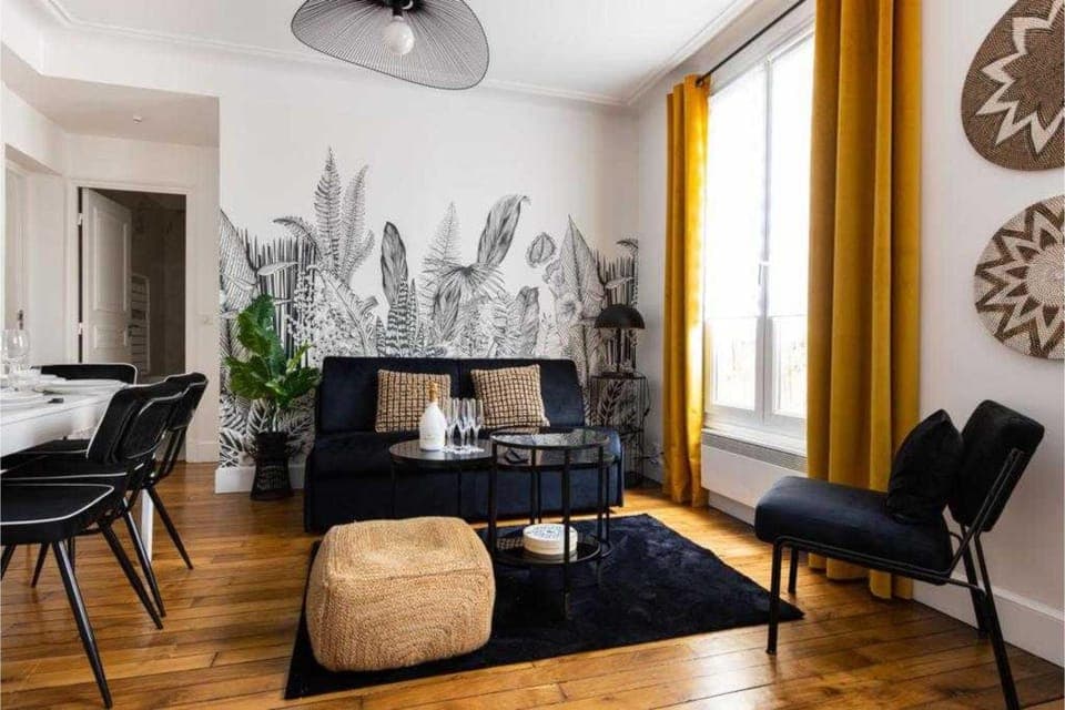 Living room, Dining area