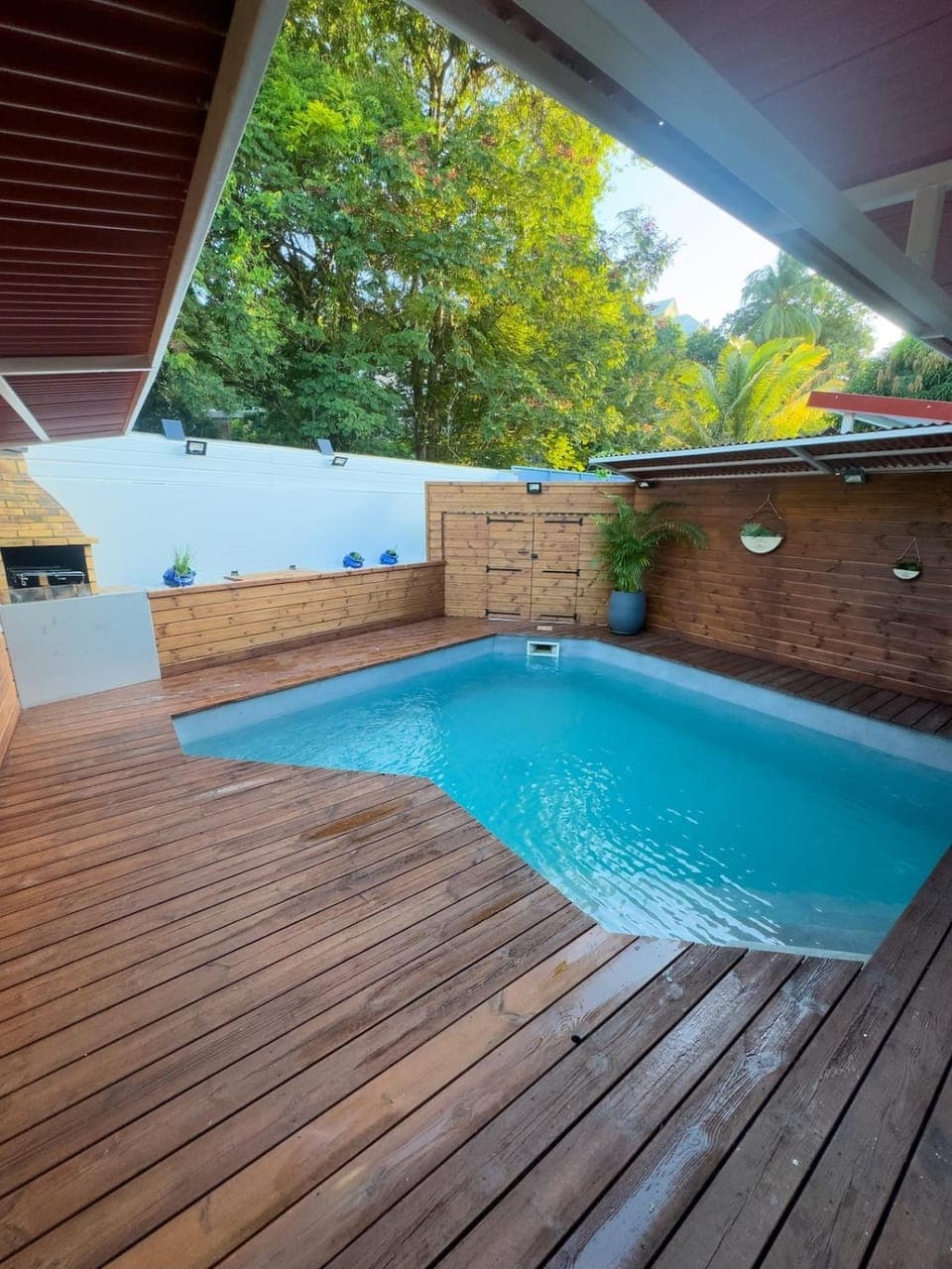 Swimming pool, Swimming pool
