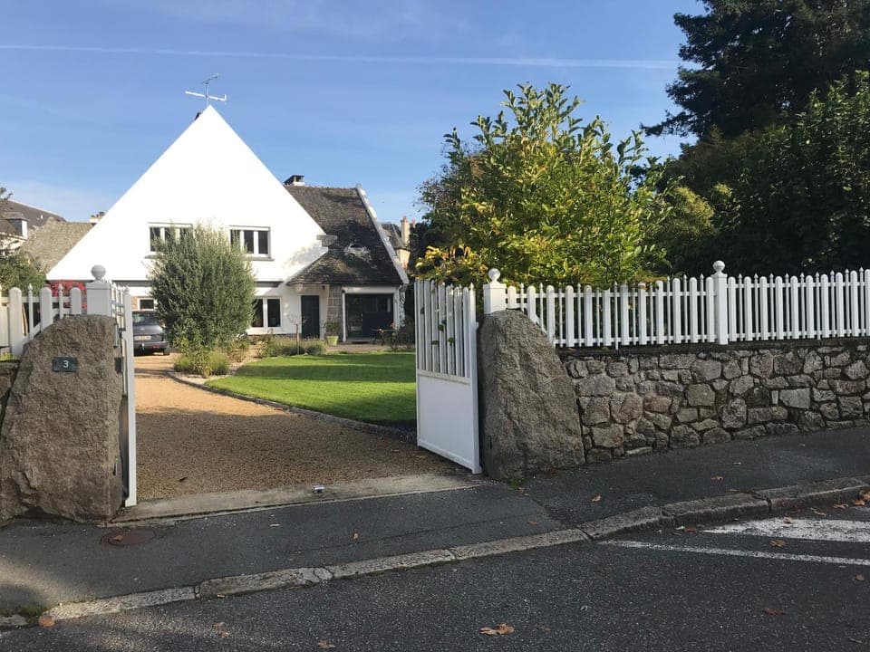 Facade/entrance, Garden