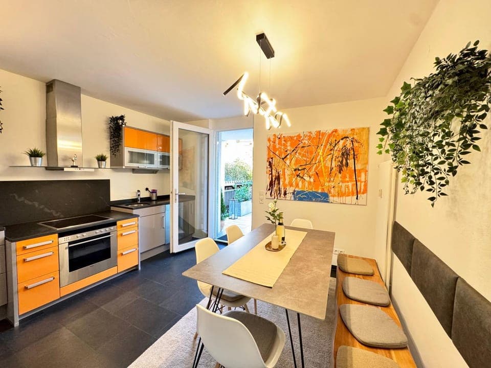 Dining area, kitchen