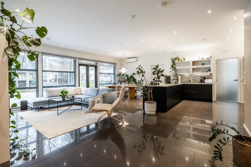 Kitchen or kitchenette, Living room, Seating area