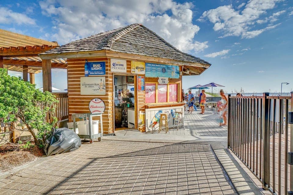 Natural landscape, Food and drinks, Drinks, Alcoholic drinks, Non alcoholic drinks