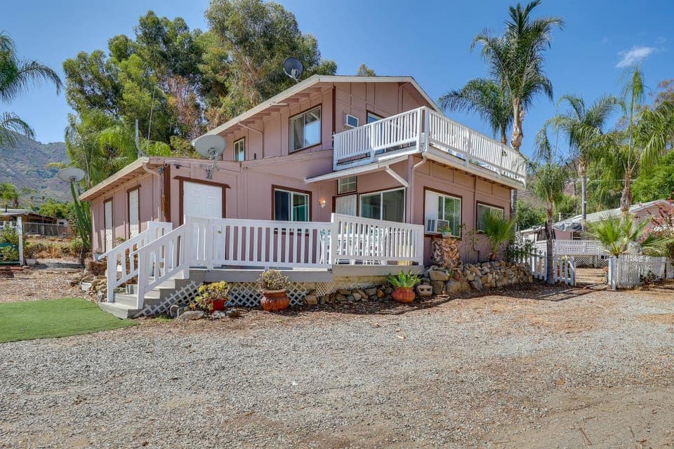 4 Mi to Shore: Lake Elsinore Studio w/ Mtn Views Apartment in Lake Elsinore