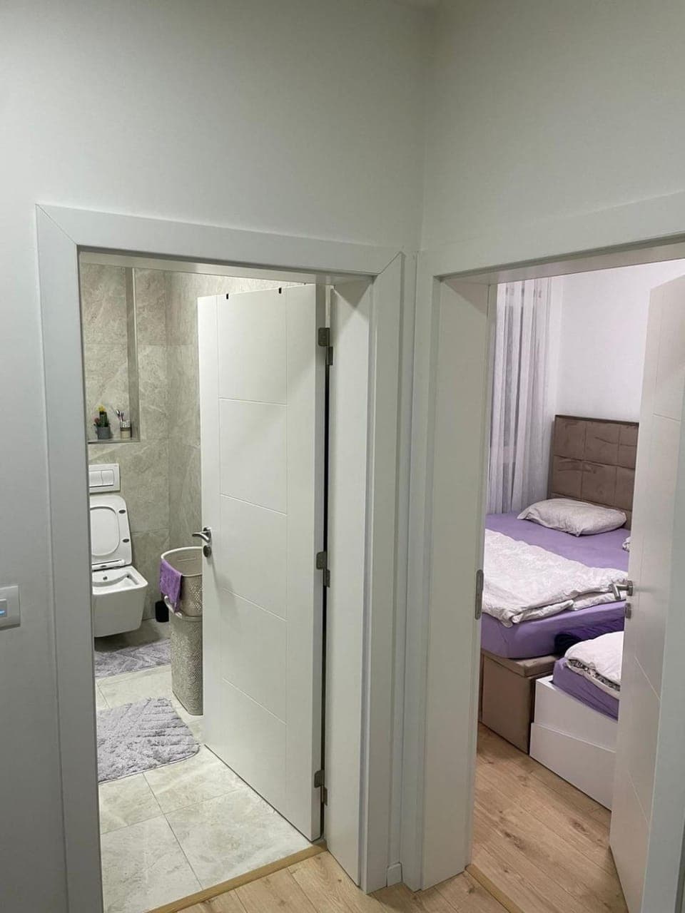 Shower, Toilet, Bed, Bathroom, Bedroom, towels