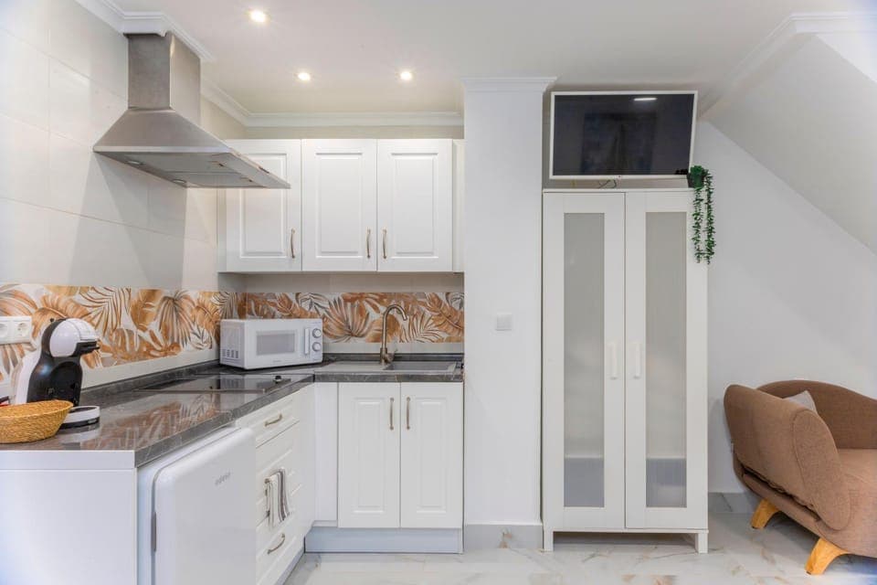 Kitchen or kitchenette, kitchen, kitchen