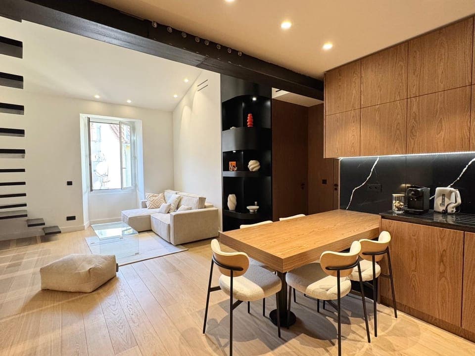 Kitchen or kitchenette, Seating area, Dining area