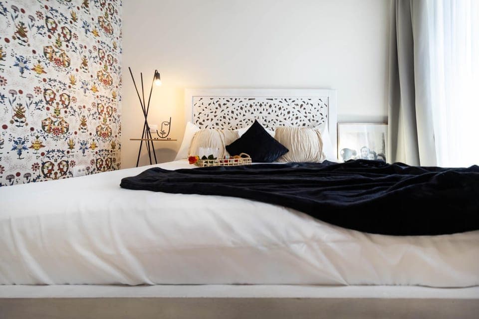 Bed, Photo of the whole room, Bedroom