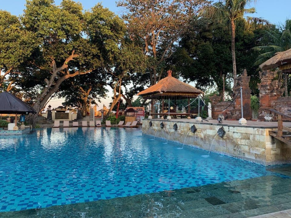 Swimming pool