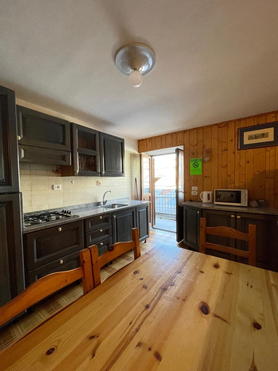 Kitchen or kitchenette, Dining area, stove