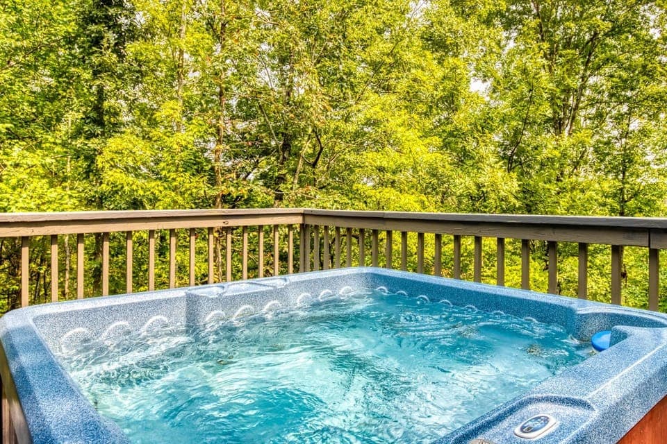Robbins' Roost quaint, peaceful cabin Pigeon Forge TN Cabin in Pigeon Forge