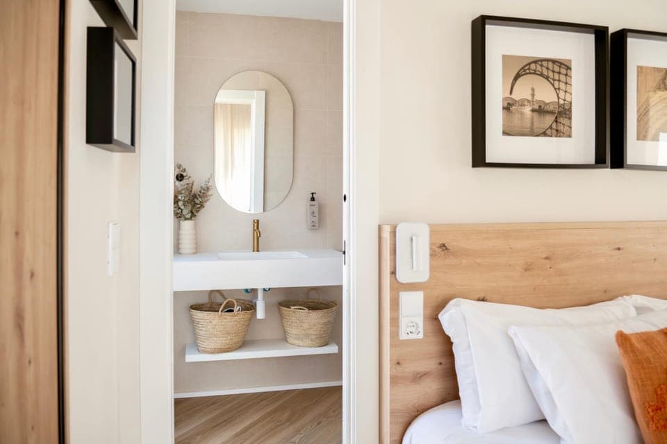 Bathroom, Bedroom