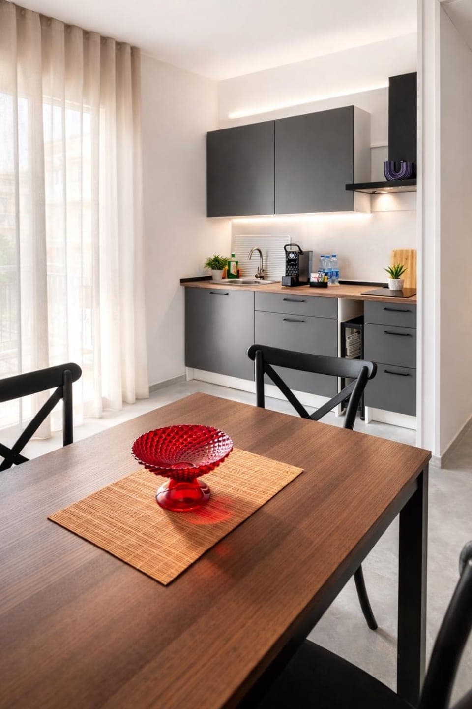 Kitchen or kitchenette, Seating area, Dining area, stove