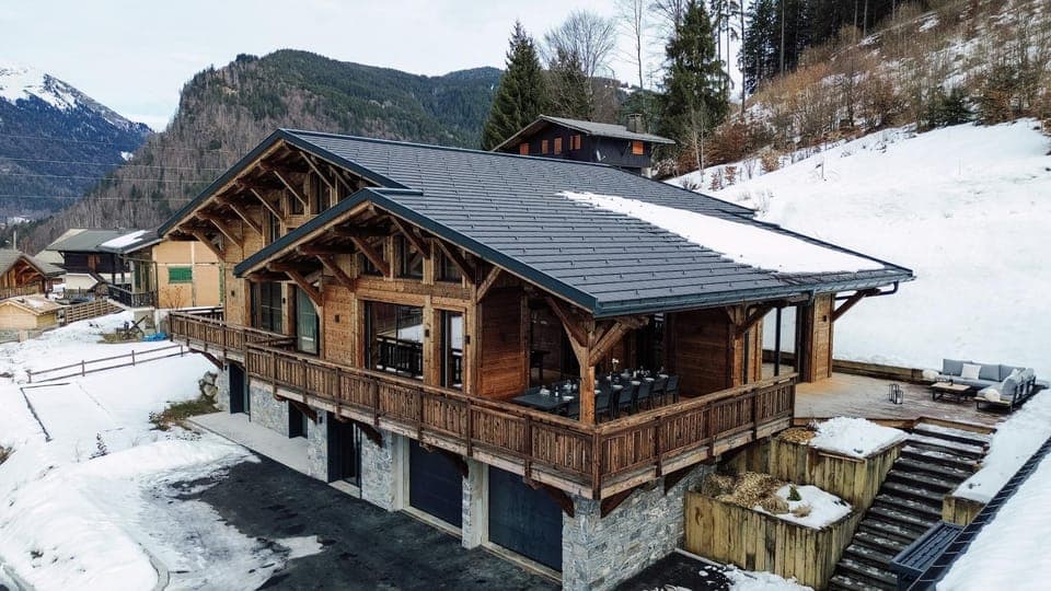 Property building, Patio, Balcony/Terrace