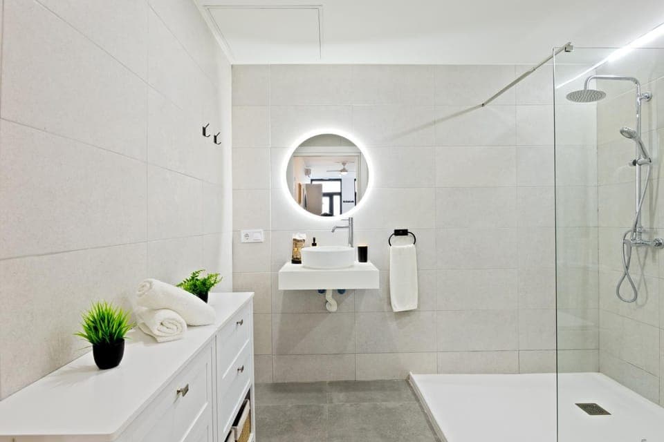 Shower, Bathroom