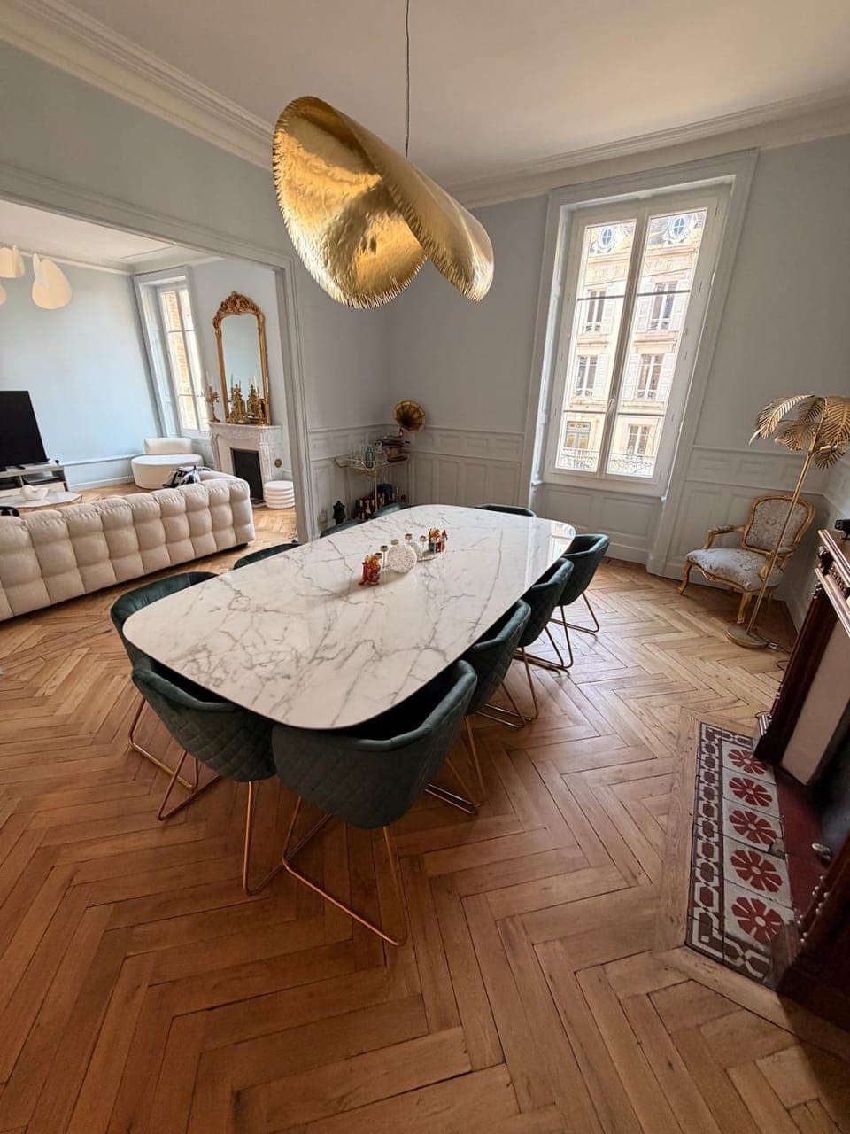 Seating area, Dining area