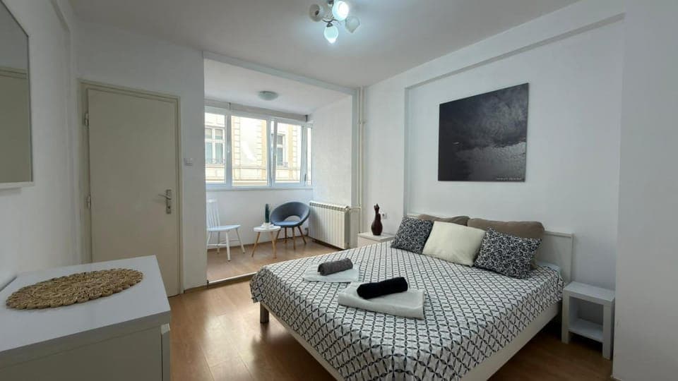 Bed, Photo of the whole room, Bedroom