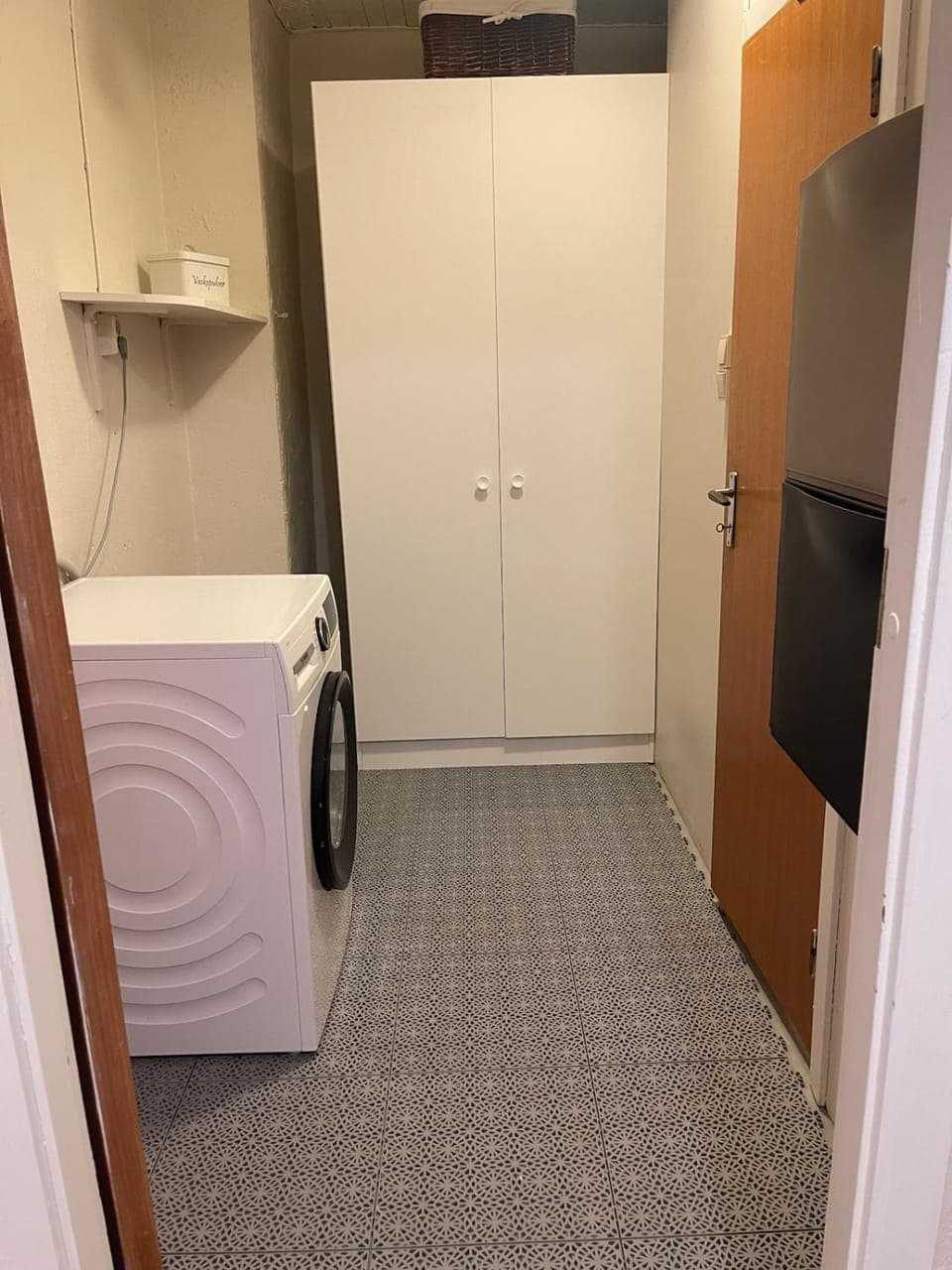 Cozy apartment near downtown Tromsø with parking Apartment in Tromso