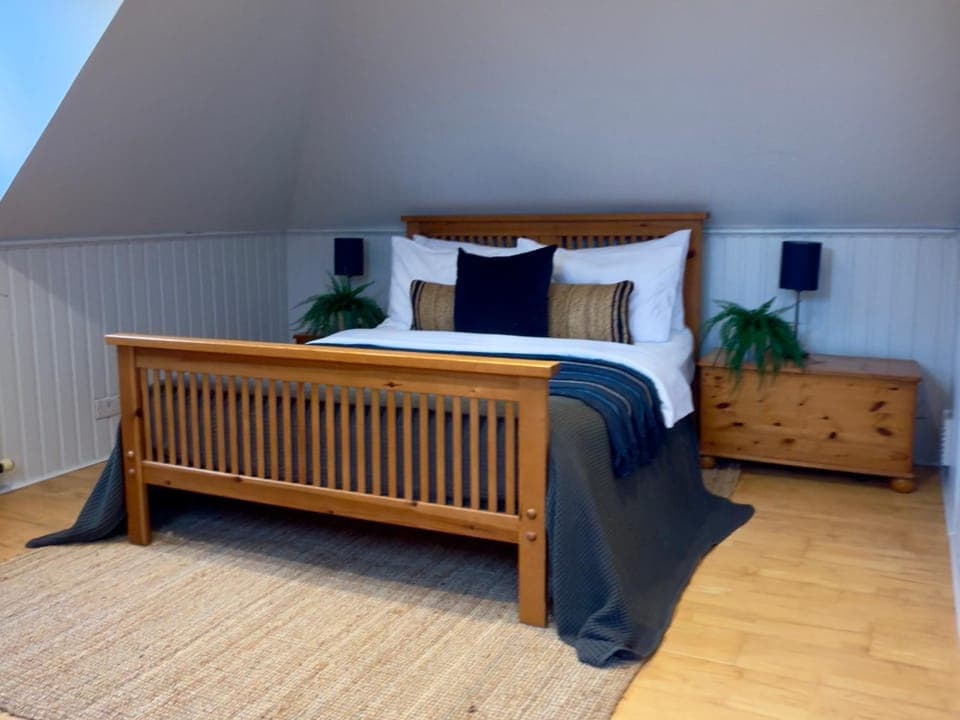 Bed, Bedroom