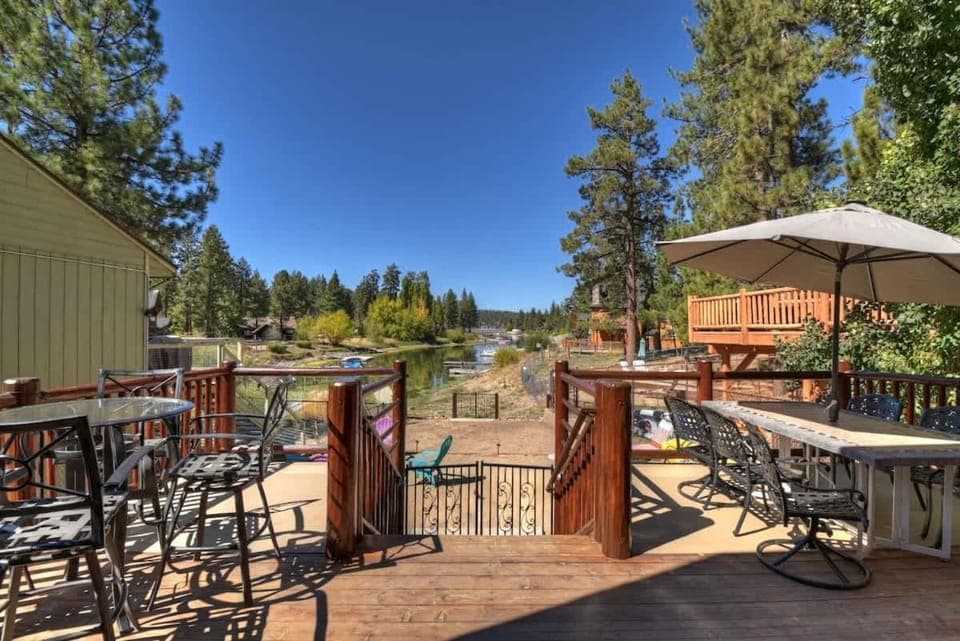 Vintage Lakeview Retreat - Lakefront House in Big Bear