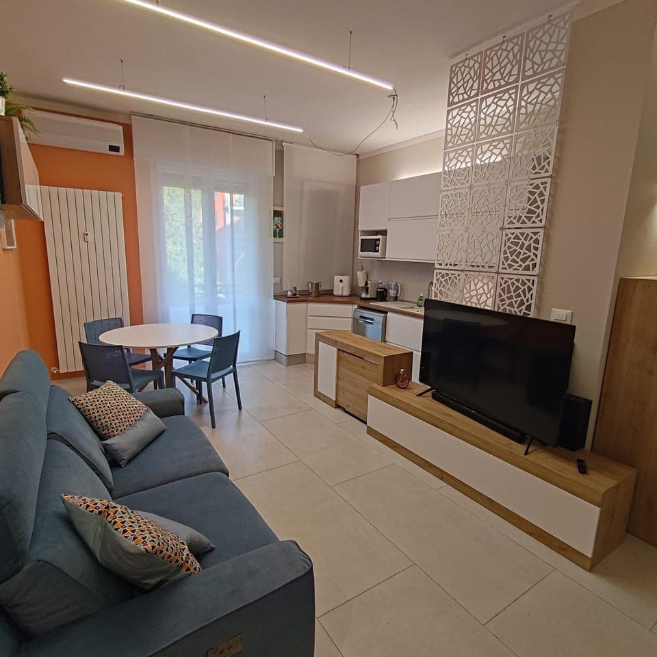 Communal lounge/ TV room, Breakfast