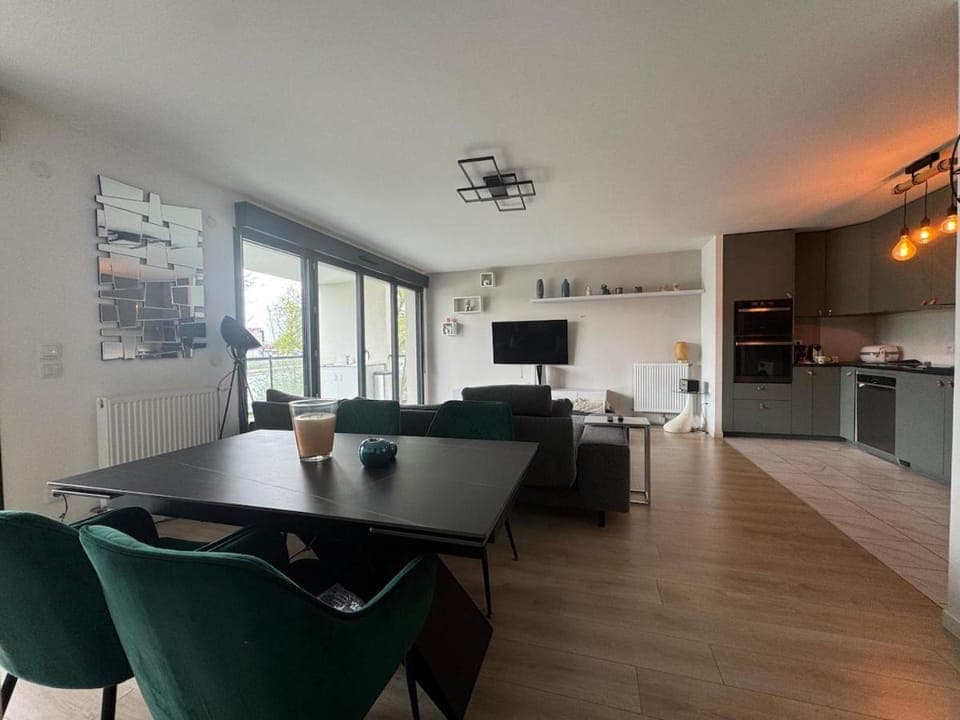 TV and multimedia, Seating area