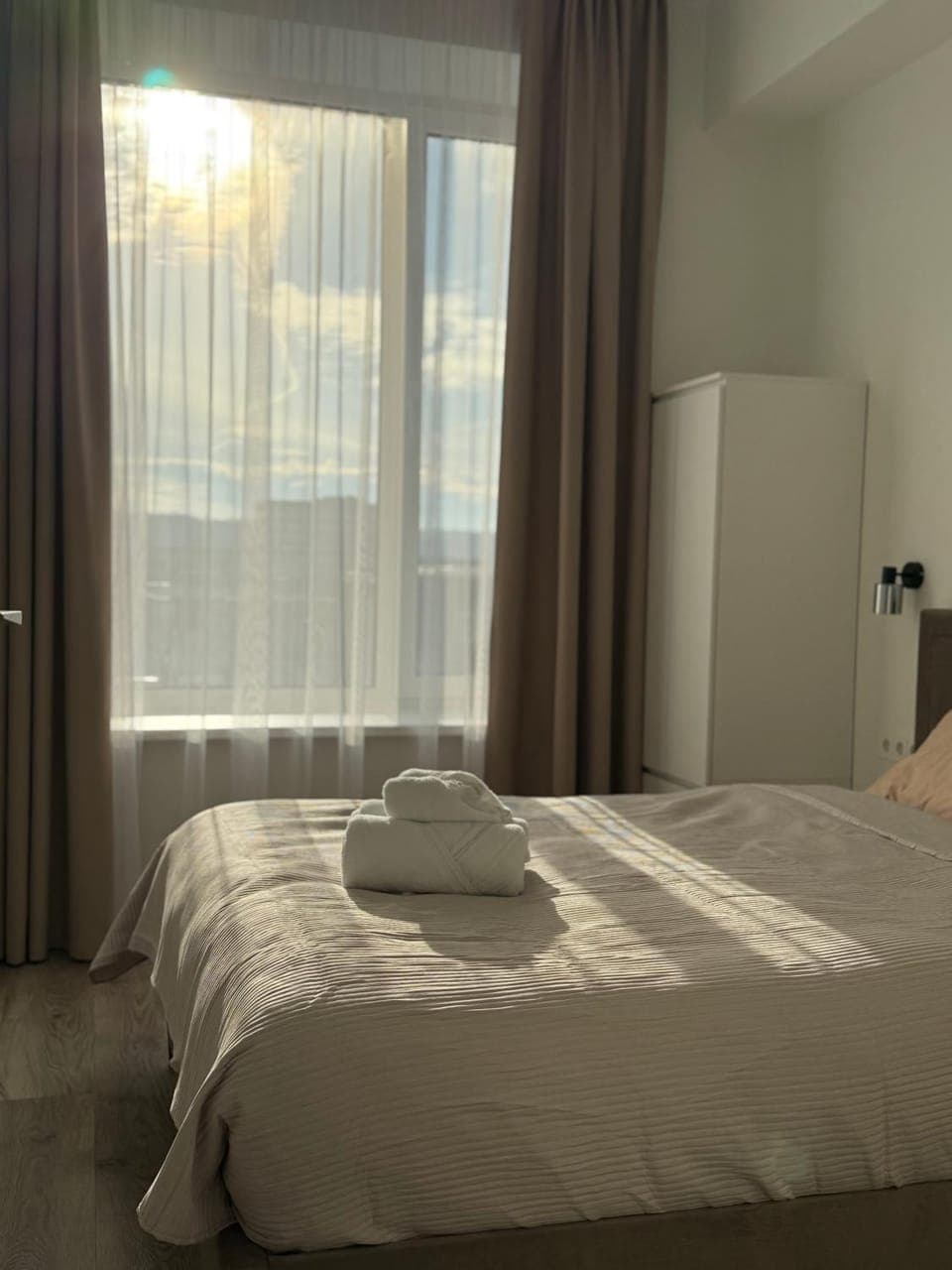 Bed, Bedroom, towels, wardrobe