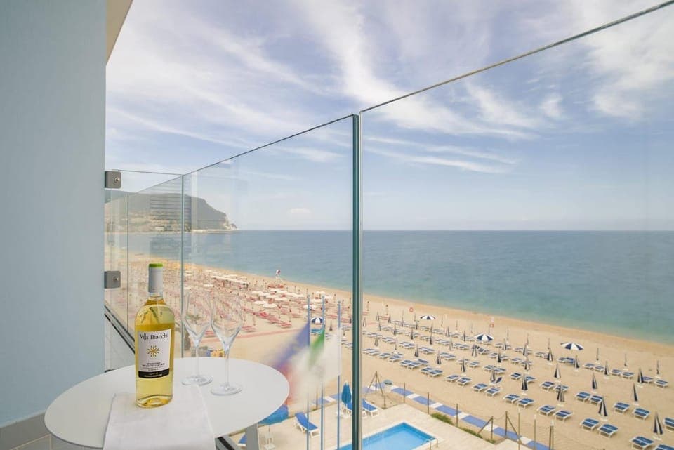 Balcony/Terrace, Bedroom, Pool view, Sea view, Swimming pool, Swimming pool