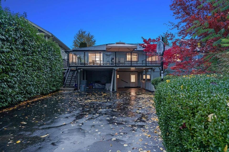 Property building, Garden view