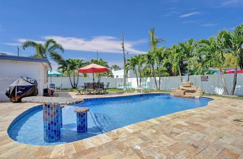 Swimming pool