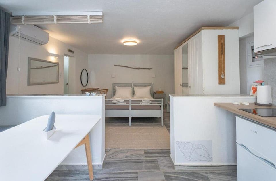 Kitchen or kitchenette, Photo of the whole room