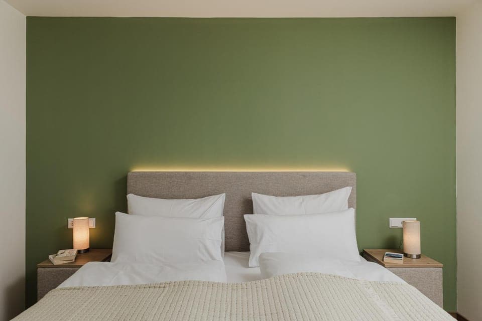 Bed, Bedroom, soundproof